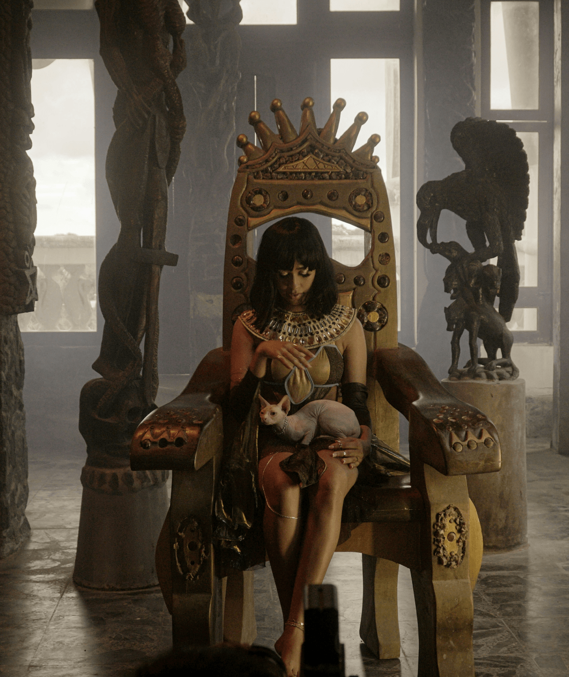 A woman in an Egyptian set